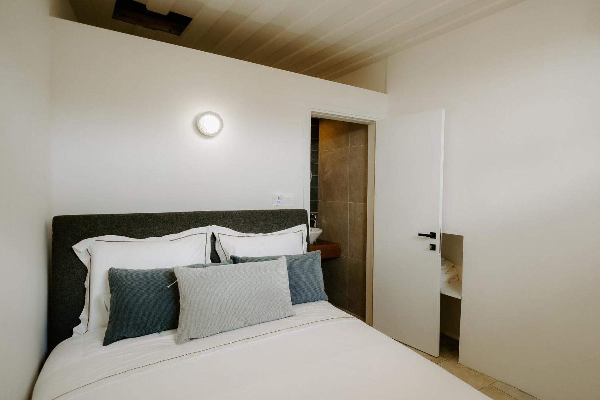 Smaragda'S Guest Rooms ลิมาซอล ภายนอก รูปภาพ